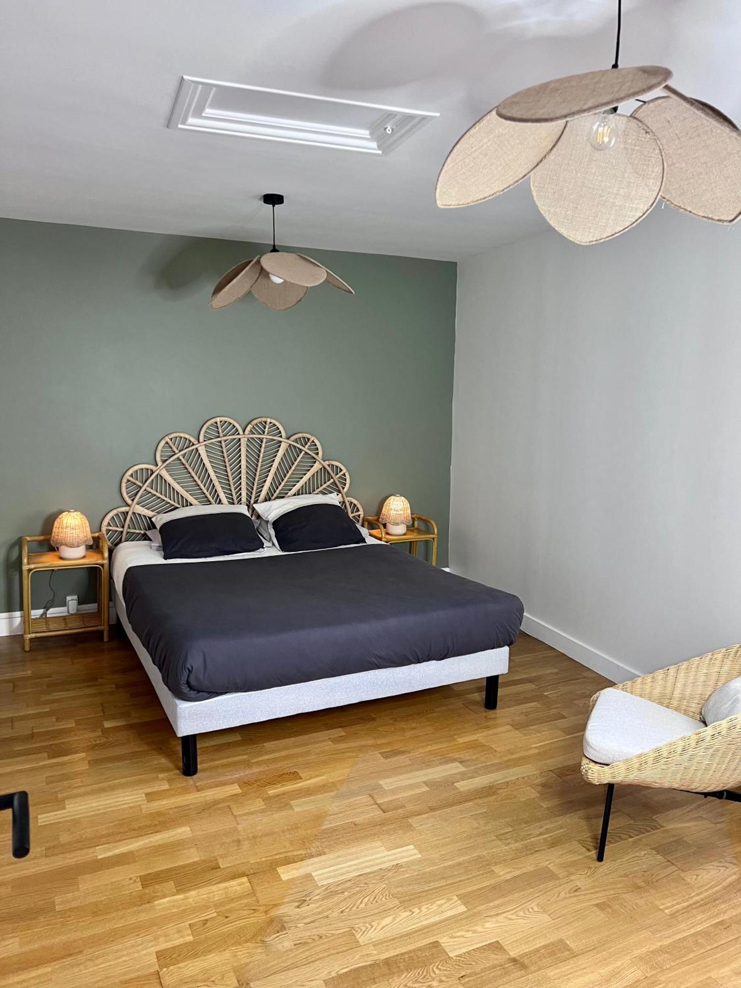 Grand Appartement Ultra Moderne Plein Centre, Plage A Pieds, Avec Parking Concarneau Exterior photo